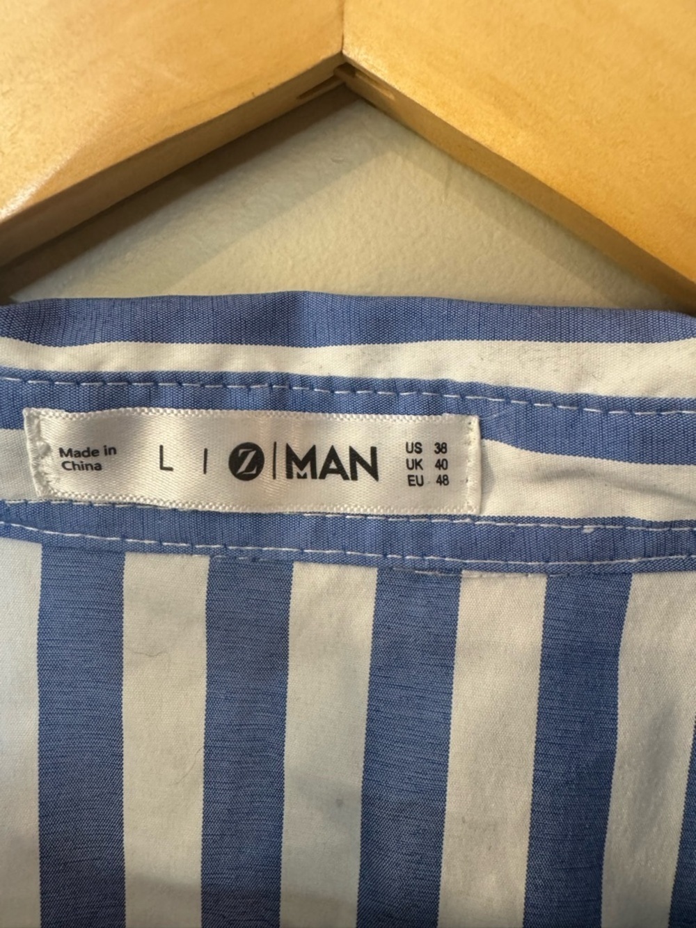 Men's Blue & White Vertical Stripe Short-Sleeve Button-Down Shirt - Picture 3 of 3